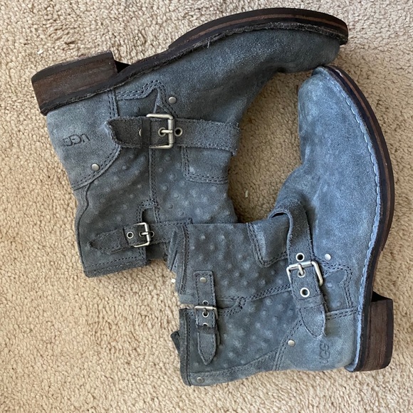 UGG ankle booties size 6! - Picture 4 of 6